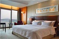 Deluxe Lake-view Room