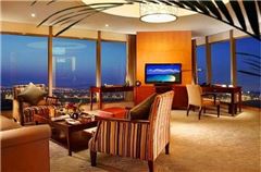 Deluxe Lake-view Suite