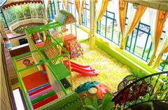 Aire de jeux pour enfants / club pour enfants