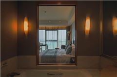 Executive Lake-view Room