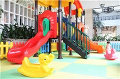 Parco giochi per bambini / miniclub