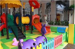 Parco giochi per bambini / miniclub