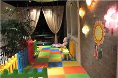 Parco giochi per bambini / miniclub