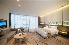 Business Queen Room