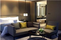 Golden Panoramic Room