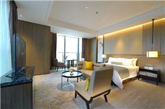 Golden Panoramic Room