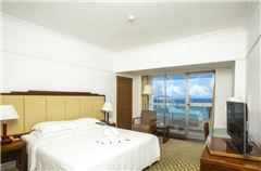 Deluxe Ocean-view Queen Room