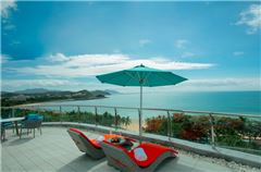 Listening Ocean-view Balcony Suite