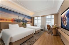 Exquisite  Family Room