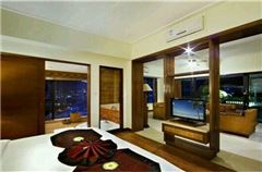 Mountain-view Room