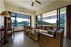 Harbour Panoramic Queen Room