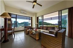 Deluxe Sea-view Suite