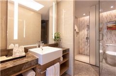 Home Queen Room
