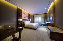 Garden Deluxe Queen Room