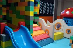 Aire de jeux pour enfants / club pour enfants