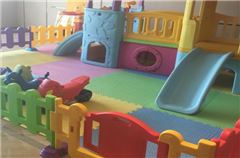 Parco giochi per bambini / miniclub