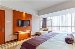 Executive Garden-View Suite