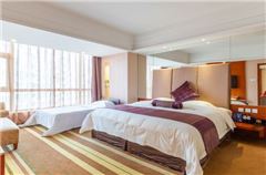 Executive Garden-View Suite