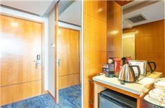 Business Garden-view Suite