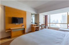 Superior Garden-view Queen Room