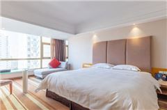 Superior Garden-view Queen Room