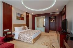 Executive Deluxe Suite Queen Room