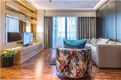 Multi-level 1-bedroom Suite