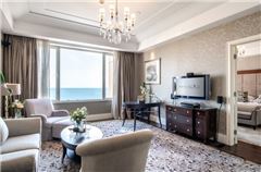 Deluxe Sea-view Suite
