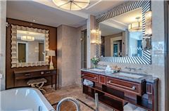Deluxe Sea-view Suite