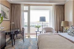 Deluxe Ocean-view Queen Room