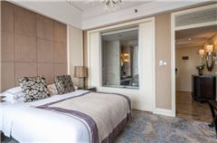 Deluxe Ocean-view Queen Room