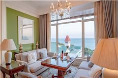 Executive Lounge