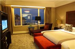 Ocean-view Two-bed Suite