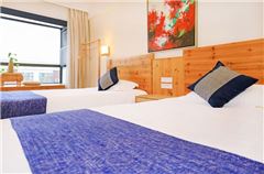 飄窗靜境書香雙床