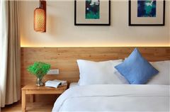 榻榻米飄窗觀景房