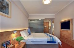 飄窗靜境書香大床