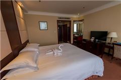 Ocean-view Business Queen Room
