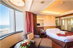 Deluxe Cityview King Room