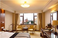 Garden-view Queen Room
