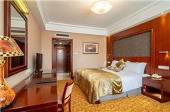 Garden-view Executive Queen Room