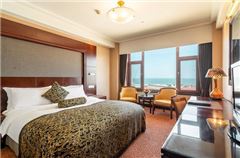 Executive Ocean-view Queen Room