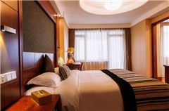 Garden-view Executive Queen Room