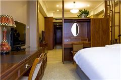 Sunrise Ocean-view Suite