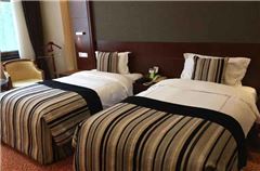 Garden-view Twin Room
