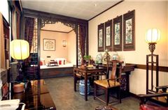 Courtyard Adobe Kang Room