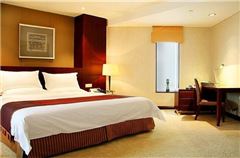 Superior Garden-view Queen Room