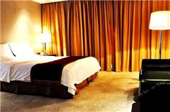 Deluxe Family Suite