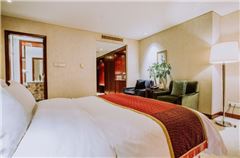 Deluxe Family Suite