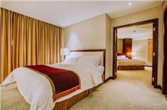 Deluxe Family Suite