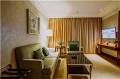 Executive Panoramic Queen Suite